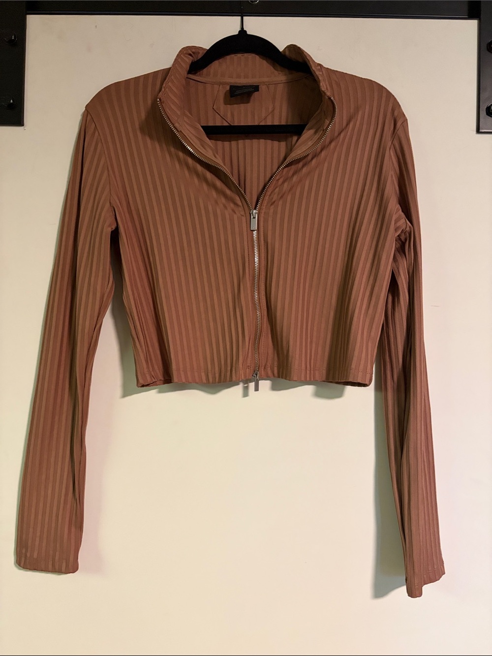 Jordan Ribbed Cropped Zip Hoodie in Mauve